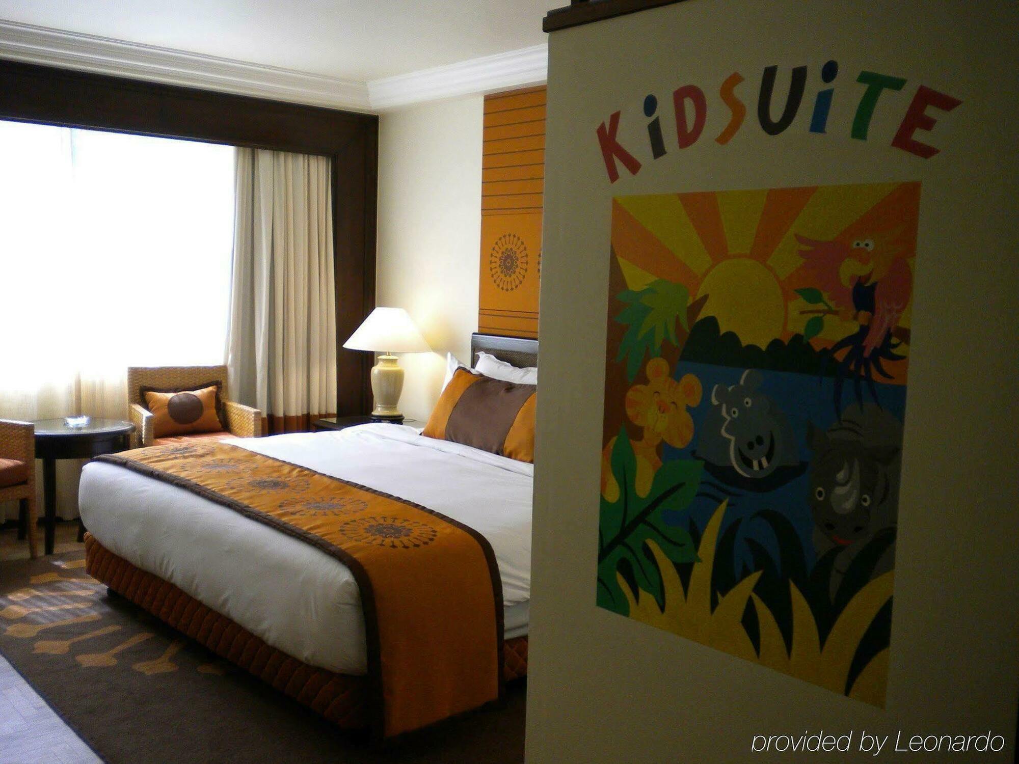 Holiday Inn Resort Penang Batu Feringgi Phòng bức ảnh